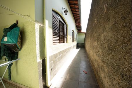 Casa à venda com 360m², 3 quartos e 4 vagas Casa à venda com 360m², 3 quartos e 4 vagasCorredor