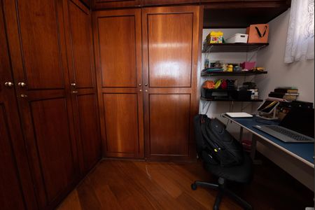 Casa à venda com 360m², 3 quartos e 4 vagas Casa à venda com 360m², 3 quartos e 4 vagasCloset