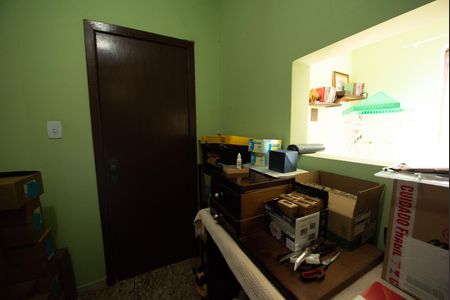Casa à venda com 360m², 3 quartos e 4 vagas Casa à venda com 360m², 3 quartos e 4 vagasQuarto 4