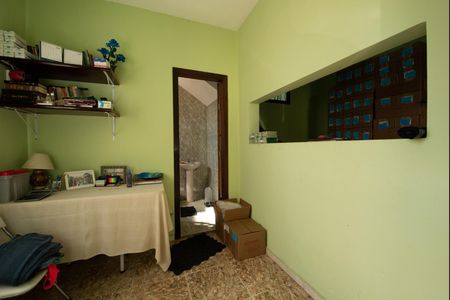Casa à venda com 360m², 3 quartos e 4 vagas Casa à venda com 360m², 3 quartos e 4 vagasQuarto 4
