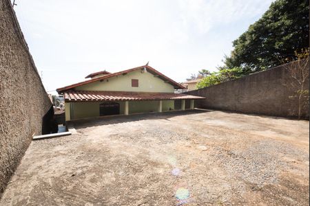 Casa à venda com 360m², 3 quartos e 4 vagas Casa à venda com 360m², 3 quartos e 4 vagasQuintal