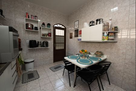 Casa à venda com 360m², 3 quartos e 4 vagas Casa à venda com 360m², 3 quartos e 4 vagasCozinha
