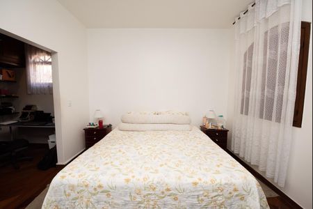Casa à venda com 360m², 3 quartos e 4 vagas Casa à venda com 360m², 3 quartos e 4 vagasSuite
