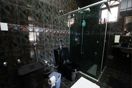 Casa à venda com 360m², 3 quartos e 4 vagas Casa à venda com 360m², 3 quartos e 4 vagasBanheiro da Suíte