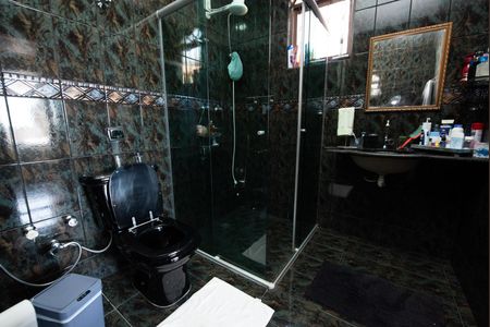 Casa à venda com 360m², 3 quartos e 4 vagas Casa à venda com 360m², 3 quartos e 4 vagasBanheiro da Suíte