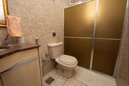 Casa à venda com 360m², 3 quartos e 4 vagas Casa à venda com 360m², 3 quartos e 4 vagasBanheiro 1