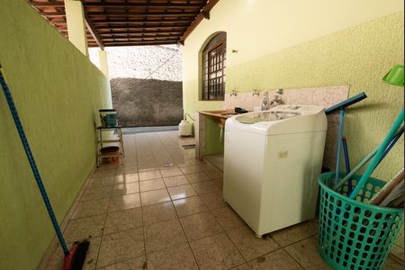 Casa à venda com 360m², 3 quartos e 4 vagas Casa à venda com 360m², 3 quartos e 4 vagasÁrea de Serviço