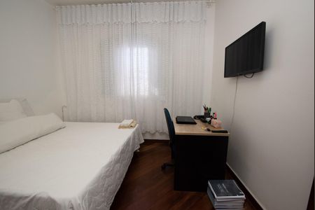 Casa à venda com 360m², 3 quartos e 4 vagas Casa à venda com 360m², 3 quartos e 4 vagasQuarto 2