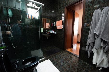 Casa à venda com 360m², 3 quartos e 4 vagas Casa à venda com 360m², 3 quartos e 4 vagasBanheiro da Suíte