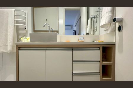 Apartamento à venda com 42m², 1 quarto e 1 vaga Apartamento à venda com 42m², 1 quarto e 1 vagaBanheiro da Suíte