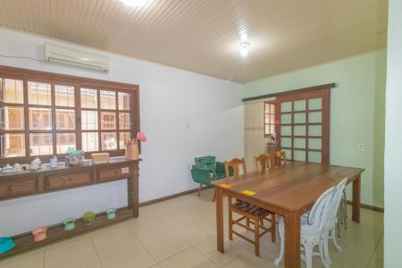 Casa à venda com 4 quartos, 227m² em Harmonia, Canoas