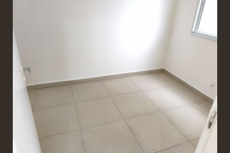 Quarto de apartamento para alugar com 2 quartos, 44m² em Vila Sul Americana, Carapicuíba
