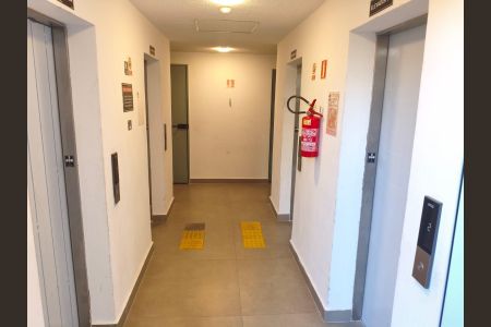 Apartamento para alugar com 44m², 2 quartos e 1 vaga Apartamento para alugar com 44m², 2 quartos e 1 vagaCorredor