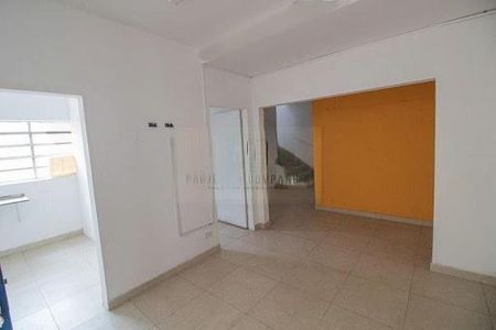 Casa para alugar com 3 quartos, 250m² em Vila Cordeiro, São Paulo