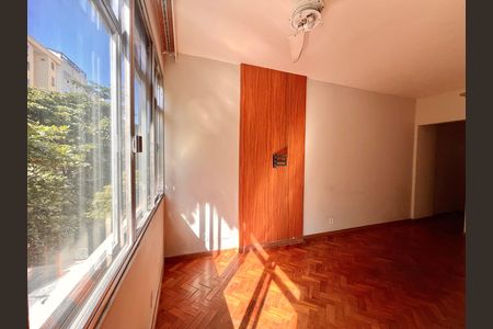 Apartamento à venda com 60m², 1 quarto e 1 vaga