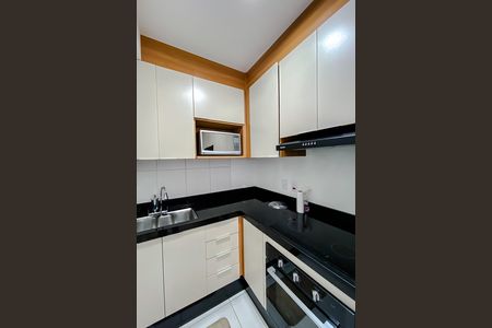 Apartamento para alugar com 49m², 2 quartos e 1 vaga Apartamento para alugar com 49m², 2 quartos e 1 vagaCozinha e Área de Serviço