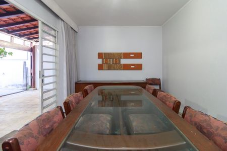 Casa para alugar com 160m², 3 quartos e 2 vagas