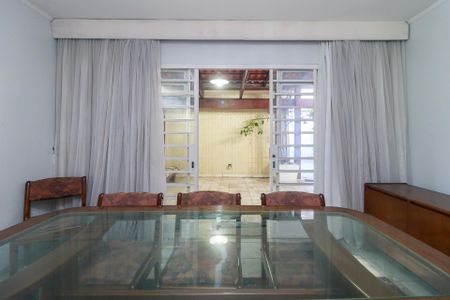 Casa para alugar com 160m², 3 quartos e 2 vagas
