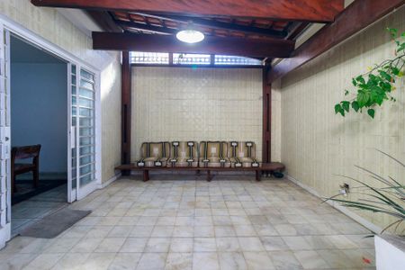 Casa para alugar com 160m², 3 quartos e 2 vagas
