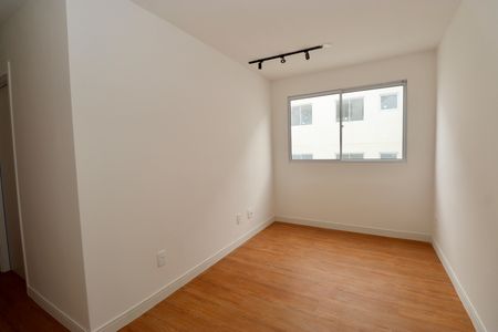 Sala de apartamento para alugar com 2 quartos, 40m² em Retiro, Salvador