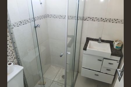 Banheiro de apartamento para alugar com 2 quartos, 50m² em Centro, Diadema