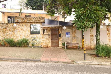 Apartamento à venda com 92m², 3 quartos e sem vagaPlaca grande instalada na fachada do condomínio dia 25.06.2026 - Código da placa: UKLP-589