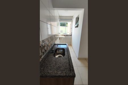 Cozinha de apartamento para alugar com 2 quartos, 45m² em Vila Nhocuné, São Paulo