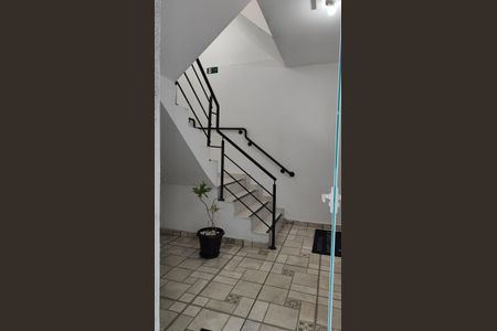 Apartamento para alugar com 45m², 2 quartos e 1 vaga Apartamento para alugar com 45m², 2 quartos e 1 vagaEscada