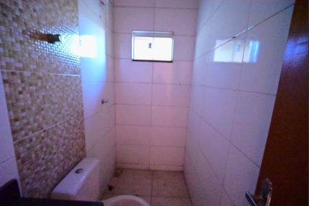 Banheiro de casa à venda com 2 quartos, 78m² em Residencial Santa Fé I, Goiânia