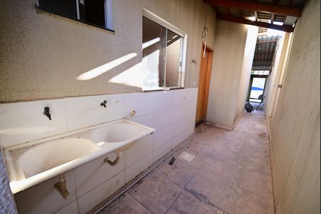 Área de serviço de casa à venda com 2 quartos, 78m² em Residencial Santa Fé I, Goiânia