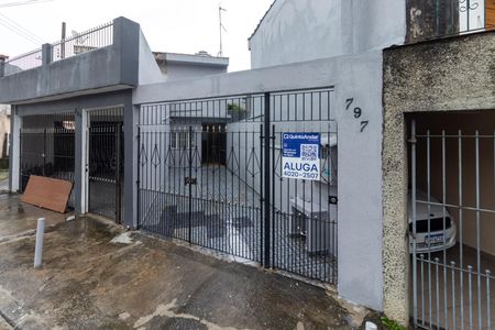 Casa para alugar com 164m², 2 quartos e 2 vagasFachada