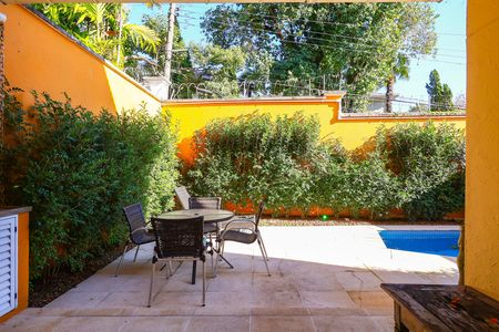 Casa de condomínio para alugar com 378m², 3 quartos e 3 vagas