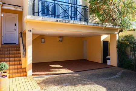Casa de condomínio para alugar com 378m², 3 quartos e 3 vagas