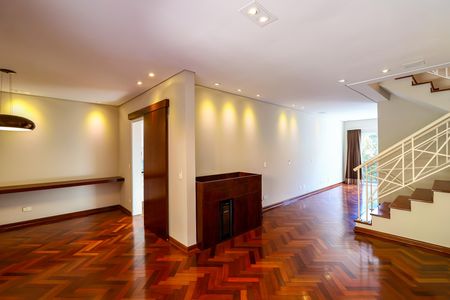 Casa de condomínio para alugar com 378m², 3 quartos e 3 vagas