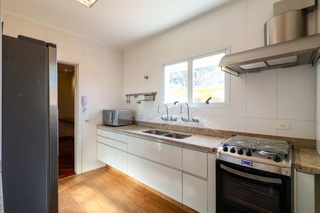 Casa de condomínio para alugar com 378m², 3 quartos e 3 vagas