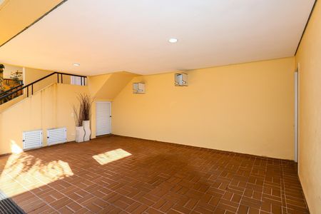 Casa de condomínio para alugar com 378m², 3 quartos e 3 vagas
