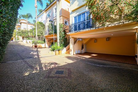 Casa de condomínio para alugar com 378m², 3 quartos e 3 vagas