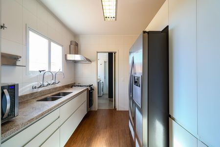 Casa de condomínio para alugar com 378m², 3 quartos e 3 vagas