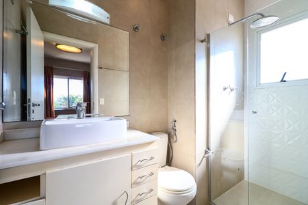 Casa de condomínio para alugar com 378m², 3 quartos e 3 vagas