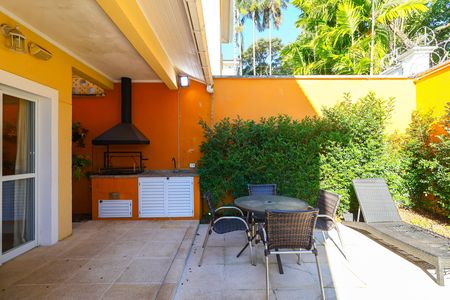 Casa de condomínio para alugar com 378m², 3 quartos e 3 vagas