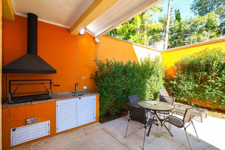 Casa de condomínio para alugar com 378m², 3 quartos e 3 vagas
