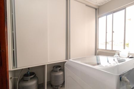Apartamento à venda com 66m², 3 quartos e 1 vagaÁrea de Serviço