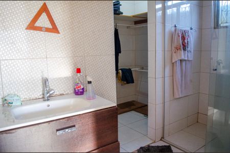 Casa à venda com 360m², 4 quartos e 3 vagas Casa à venda com 360m², 4 quartos e 3 vagasBanheiro da Suíte