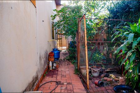 Casa à venda com 360m², 4 quartos e 3 vagas Casa à venda com 360m², 4 quartos e 3 vagasQuintal