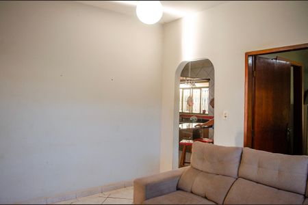 Casa à venda com 360m², 4 quartos e 3 vagas Casa à venda com 360m², 4 quartos e 3 vagasSala de TV