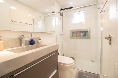 Casa de condomínio à venda com 165m², 3 quartos e 2 vagasBanheiro Social