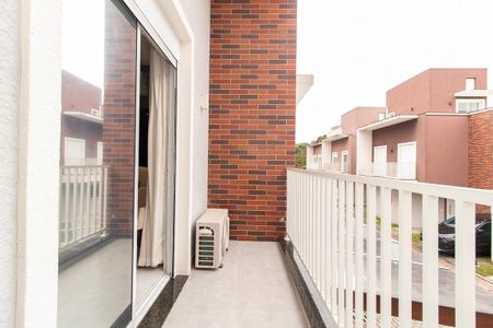 Casa de condomínio à venda com 165m², 3 quartos e 2 vagasSacada