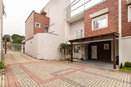 Casa de condomínio à venda com 165m², 3 quartos e 2 vagasFachada