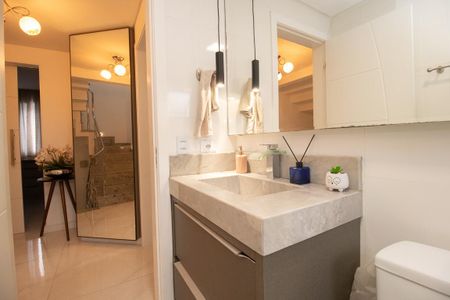 Casa de condomínio à venda com 165m², 3 quartos e 2 vagasBanheiro Social