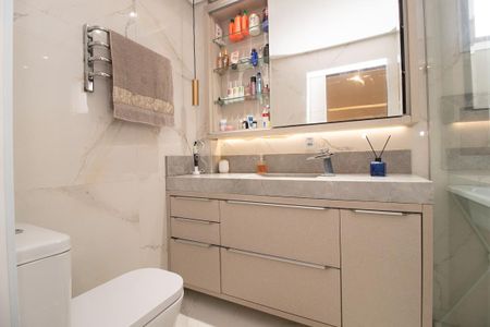 Casa de condomínio à venda com 165m², 3 quartos e 2 vagasBanheiro da Suíte